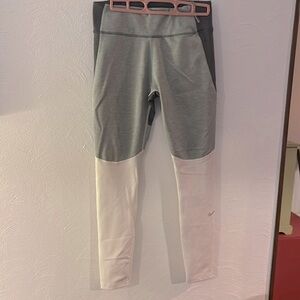 Women’s Nike Leggings, excellent condition, size medium